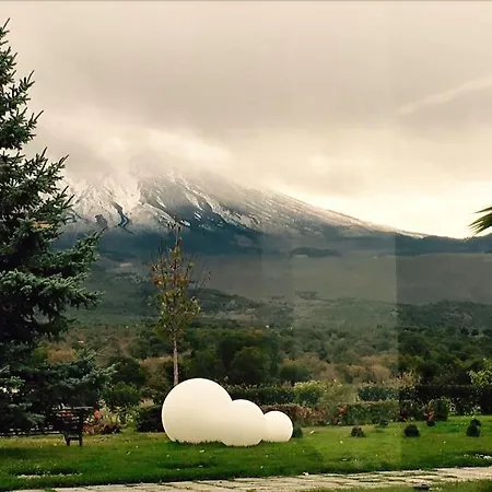 La Fucina Di Vulcano Hotel 3*