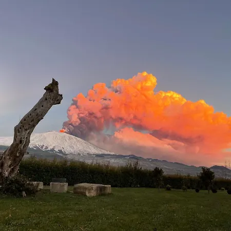 Hotel La Fucina Di Vulcano 3*