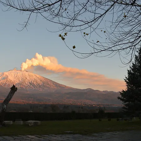 La Fucina Di Vulcano Hotel 3*