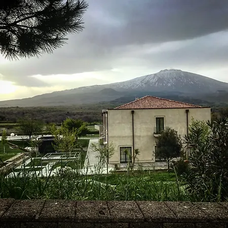 La Fucina Di Vulcano 3*