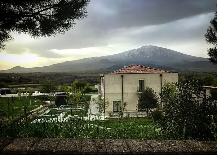 La Fucina Di Vulcano 3*